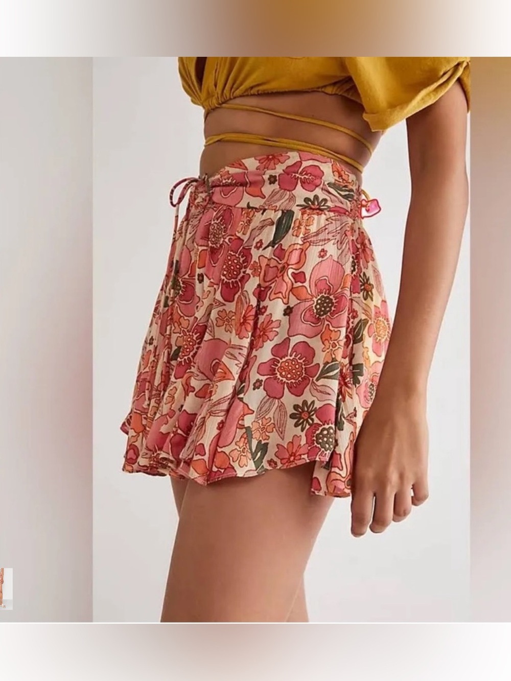 FREE PEOPLE Ellie Mini Skort in Sand Combo Pink Flowers Size Medium